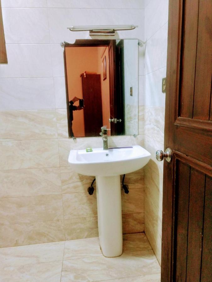 Luxury Living Rooms Near Agha Khan, Millennium, Nueplex Karachi Buitenkant foto