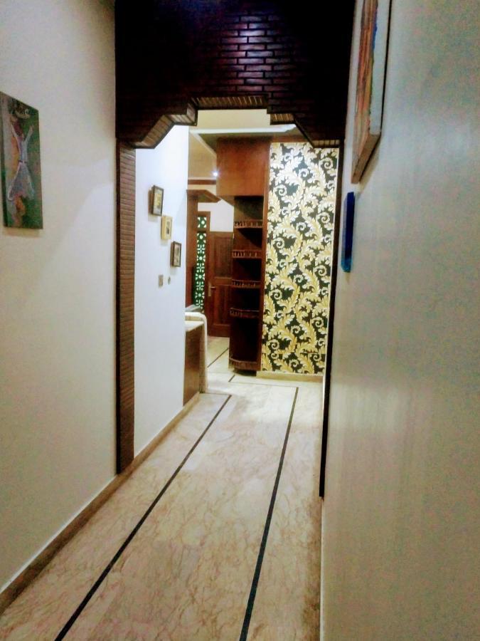 Luxury Living Rooms Near Agha Khan, Millennium, Nueplex Karachi Buitenkant foto