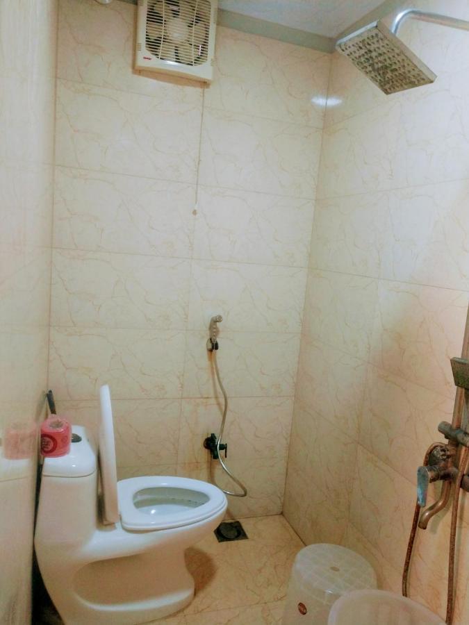 Luxury Living Rooms Near Agha Khan, Millennium, Nueplex Karachi Buitenkant foto