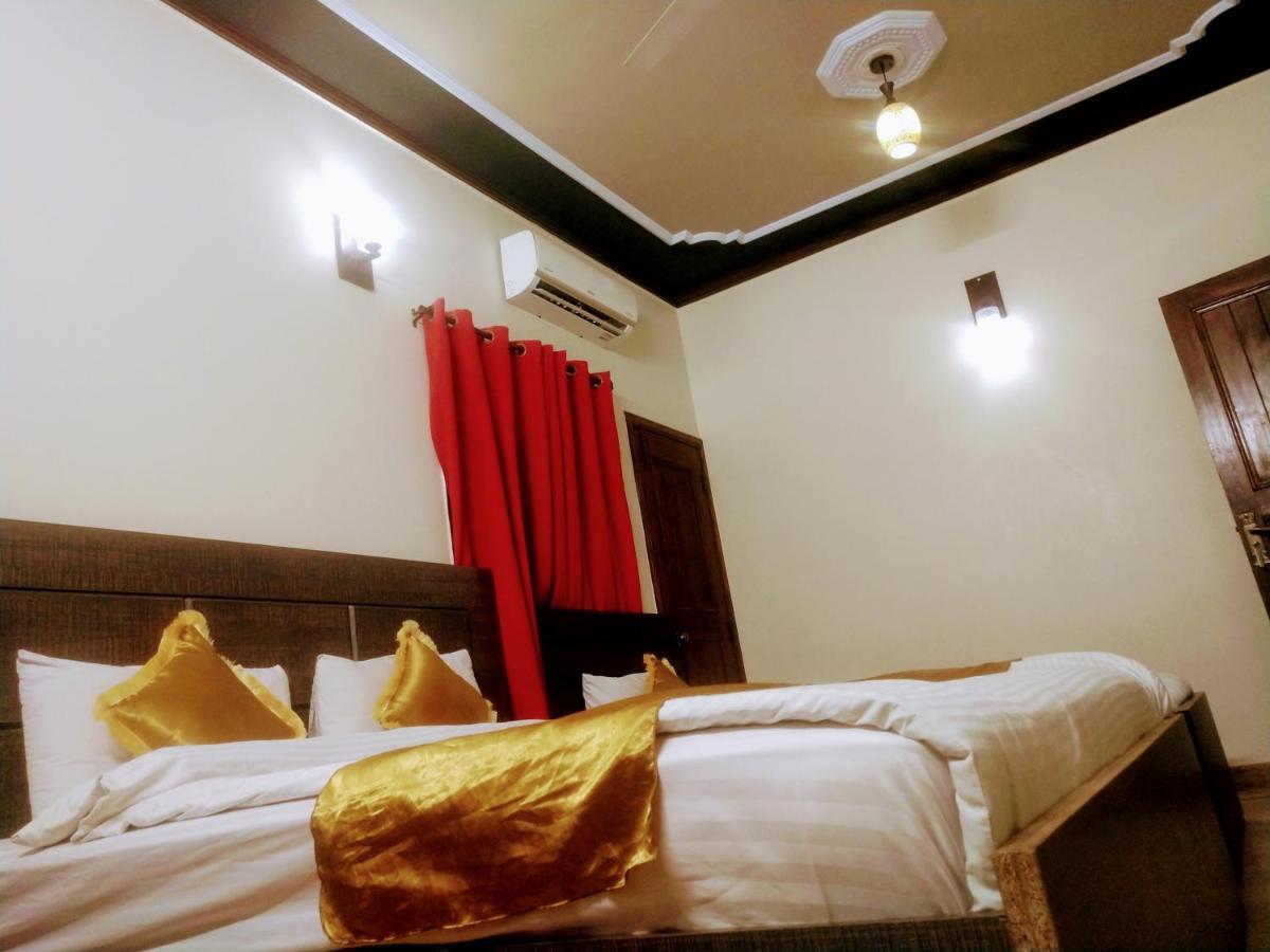 Luxury Living Rooms Near Agha Khan, Millennium, Nueplex Karachi Buitenkant foto